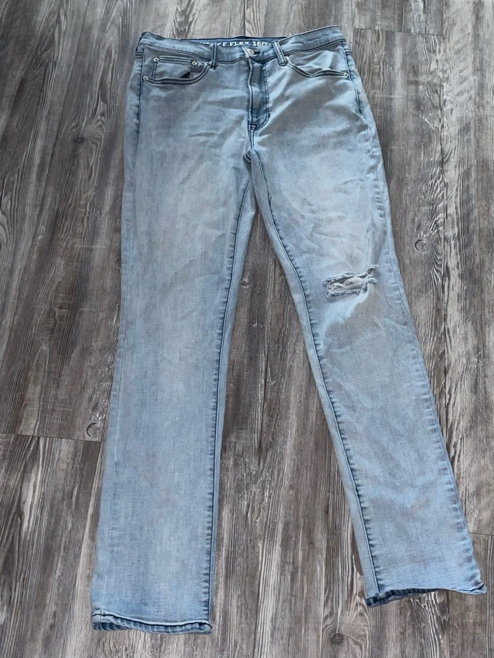 Light Blue Men’s Distressed Knee Denim Jeans , 32x34